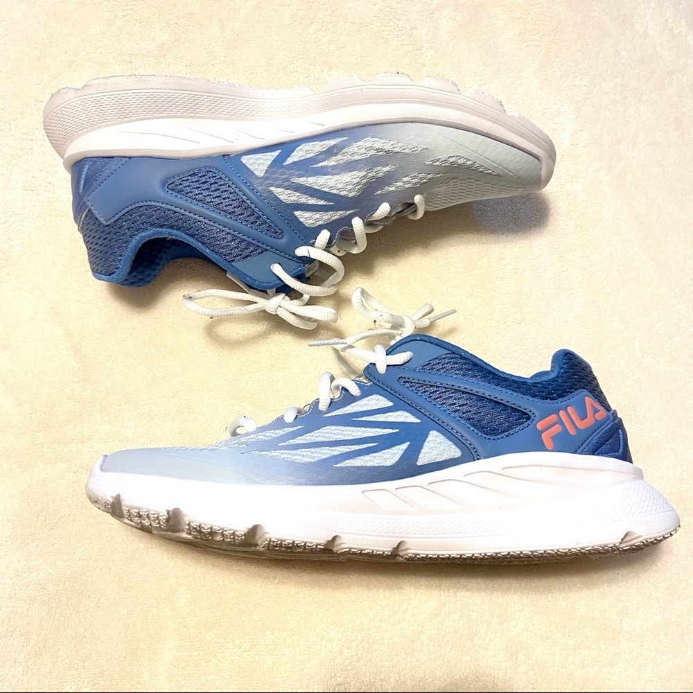 Fila tennis shoes size 9